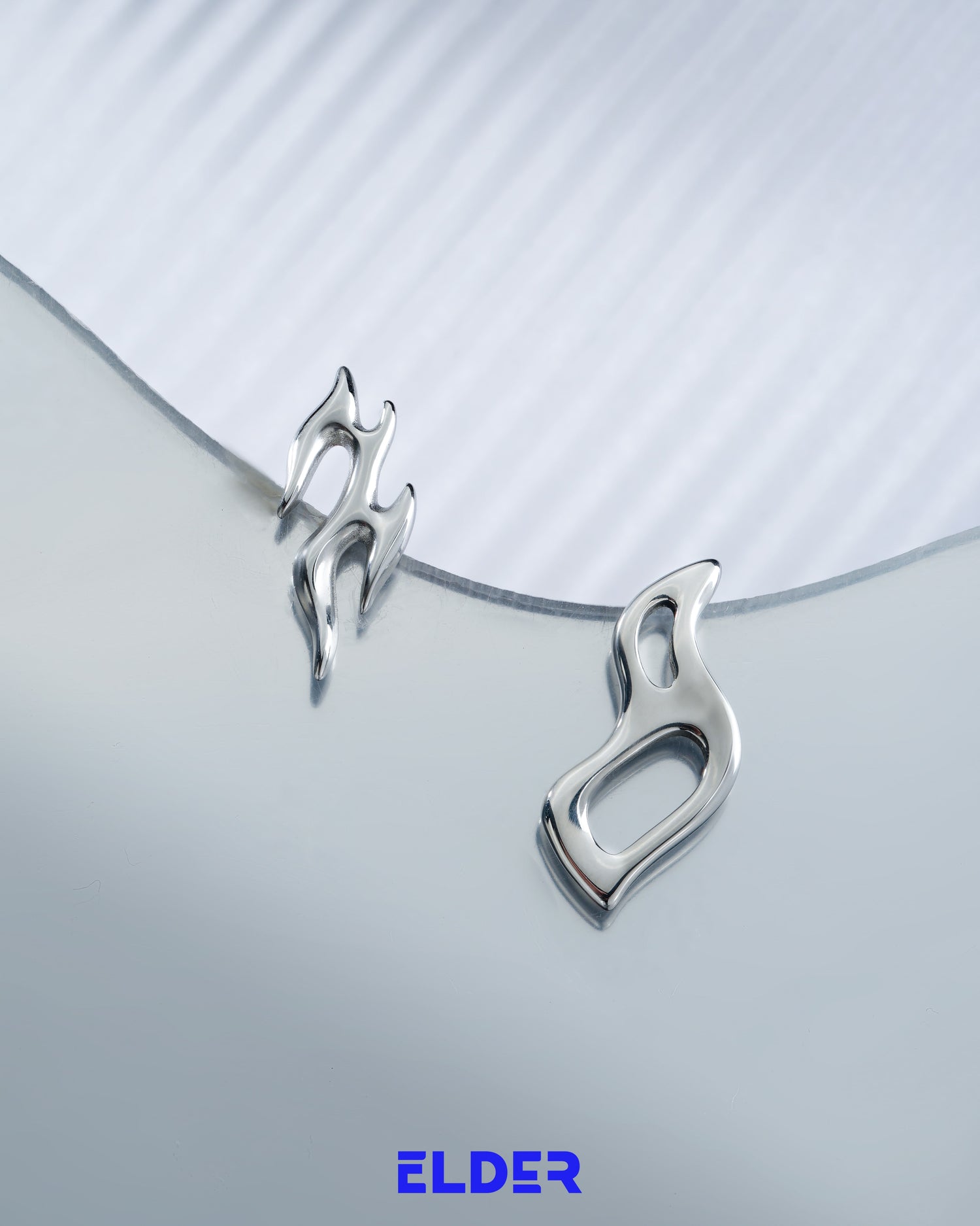 Khuyên tai thời trang