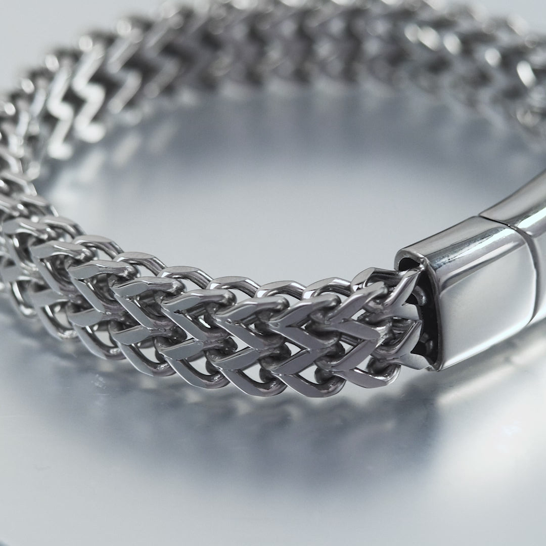 Vòng Tay Thời Trang Stainless Steel Braid V Elder